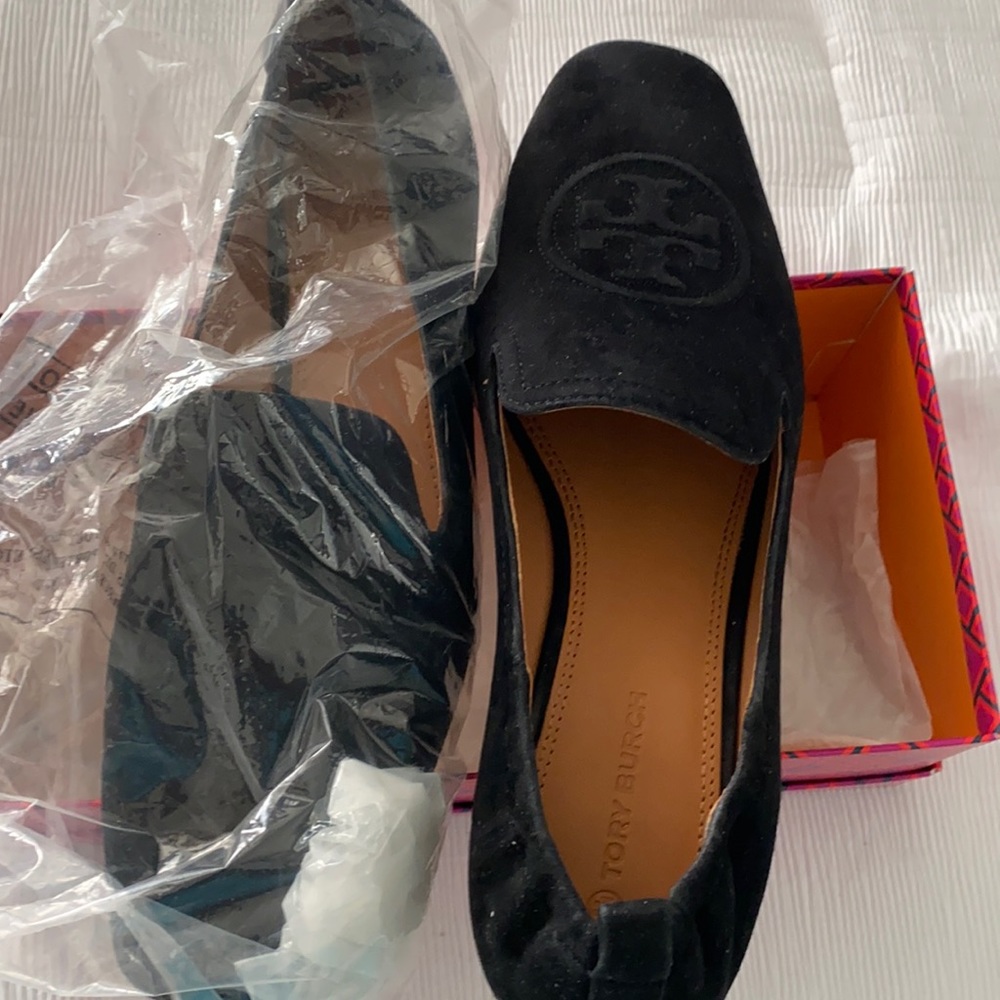 Tory Burch black suede flats new size 11